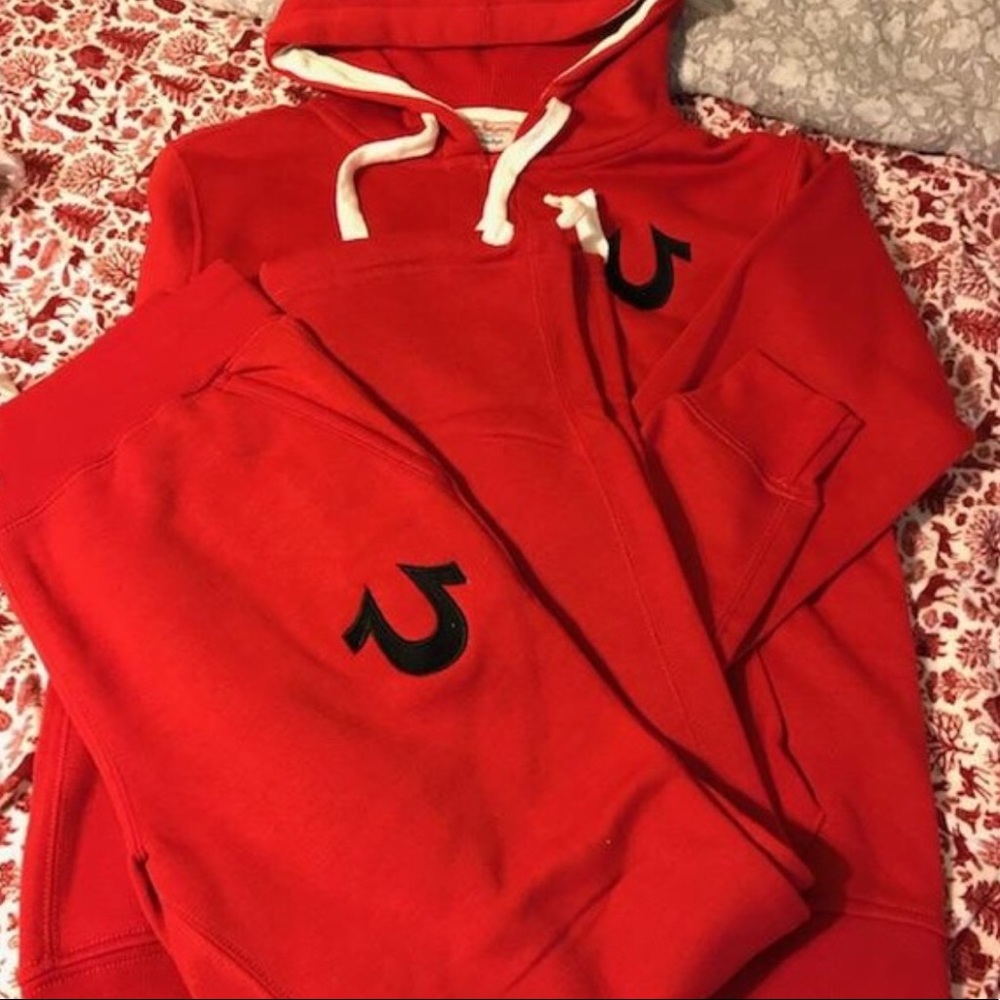 Red true religon sweats❤️🖤